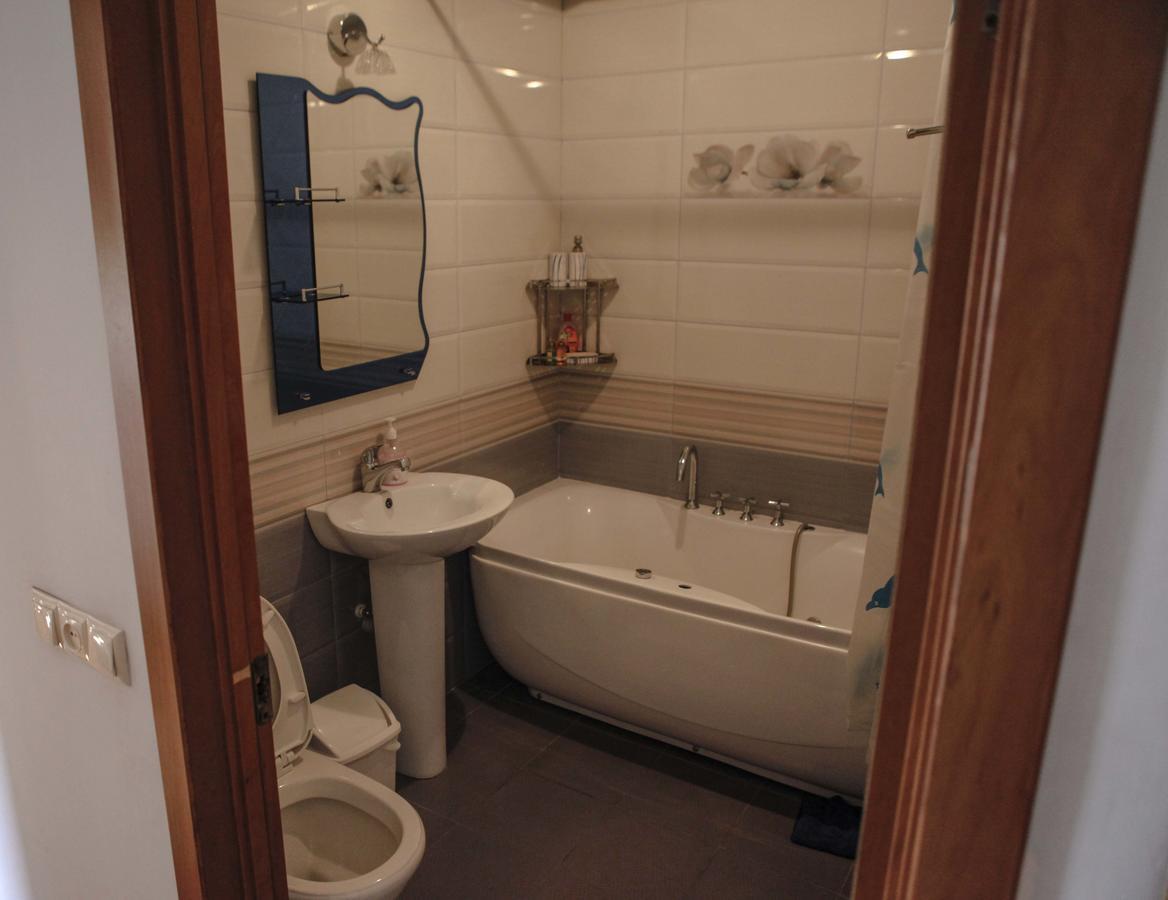 Family Mini-Hotel Martirosyan'S And Tours Yerevan Exterior photo